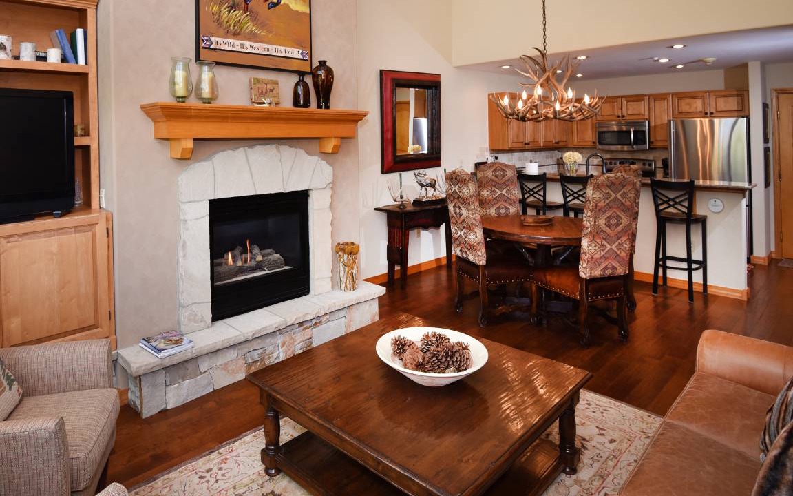 Photo of Livingroom in Edwards