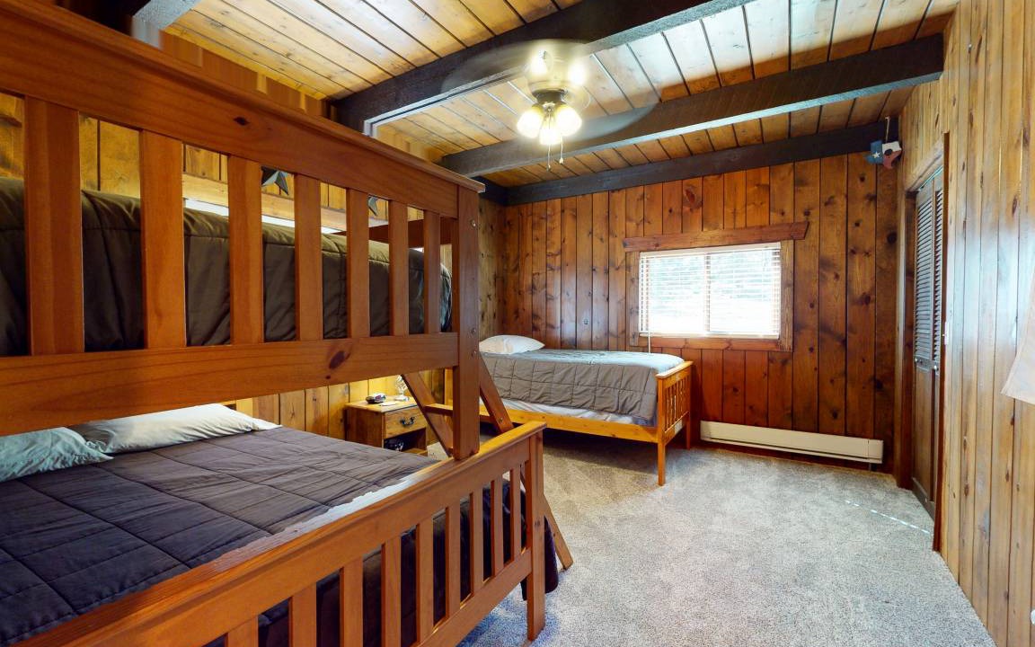 Photo of Bedroom in Ponderosa Pines