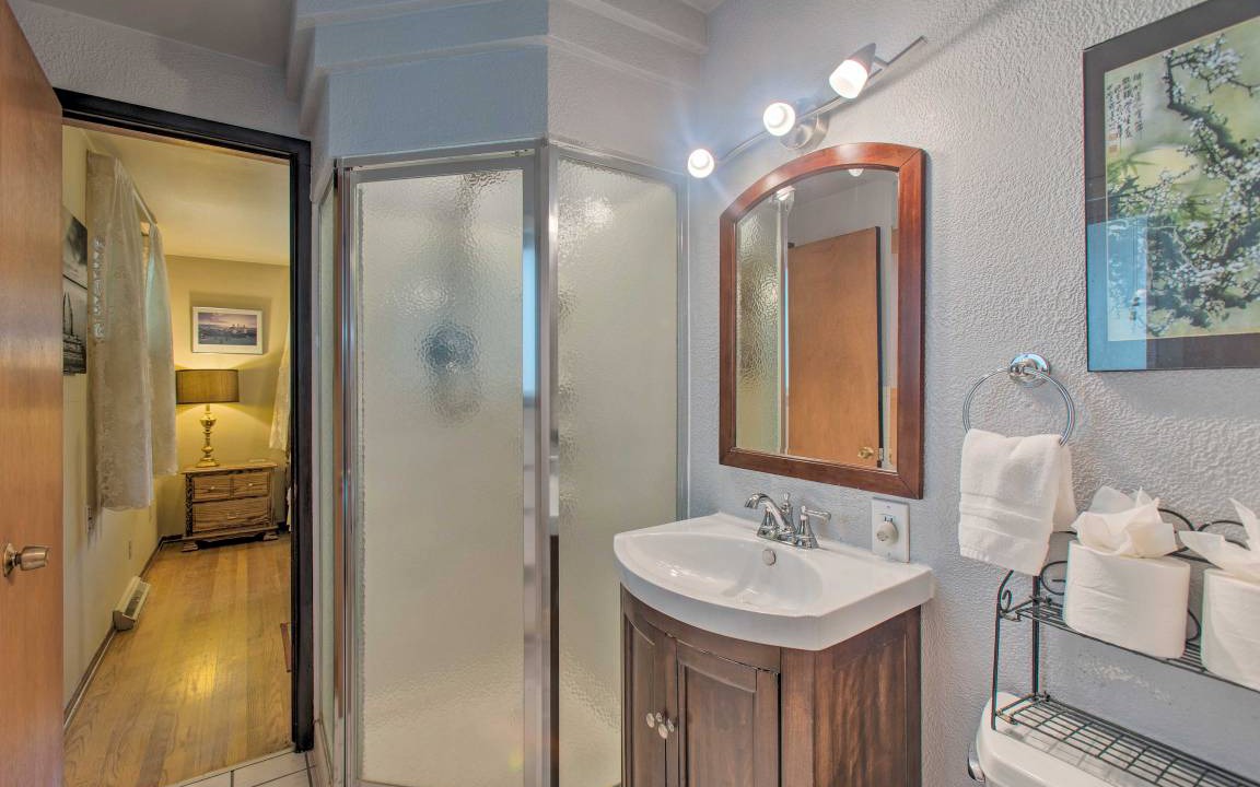 Photo of Bathroom in Harvey Park