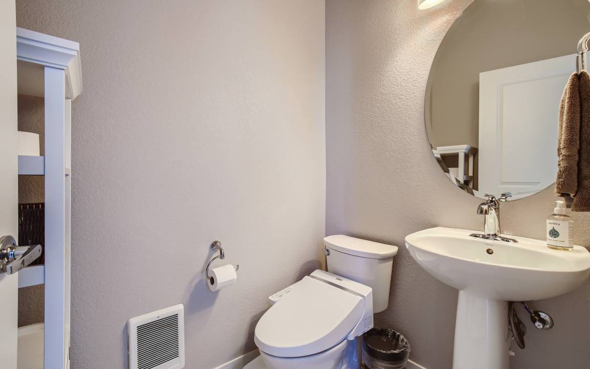 Photo of Bathroom in Jefferson Park