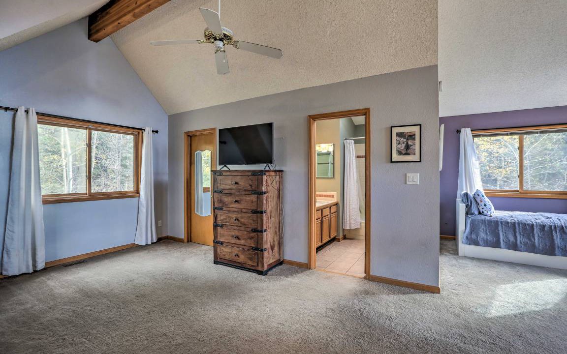 Photo of Bedroom in Conifer Mountain and Meadows