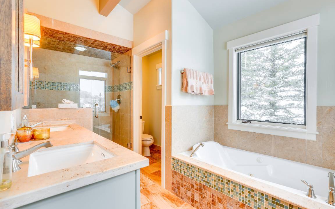 Photo of Bathroom in Highland Meadows