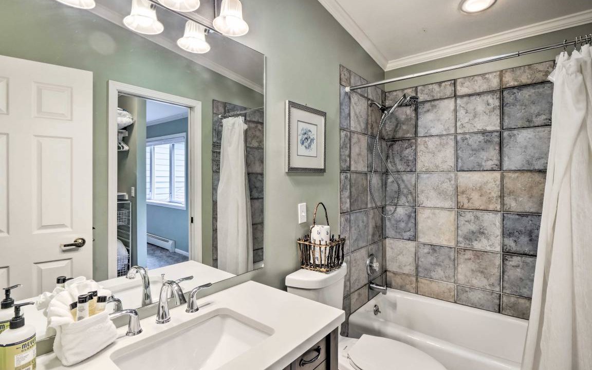 Photo of Bathroom in Warrior's Mark West