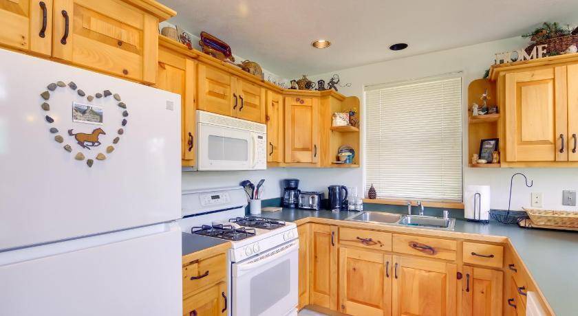 Photo of Kitchen in Twin Creek Village