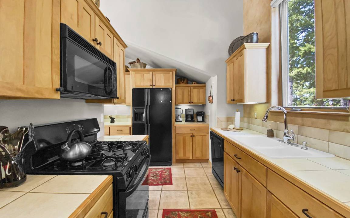 Photo of Kitchen in Warrior's Mark West