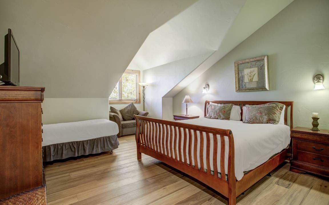 Photo of Bedroom in Edwards