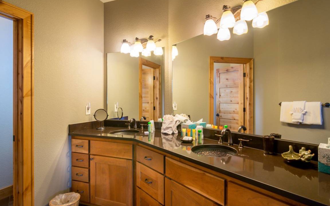Photo of Bathroom in Windcliff Estates