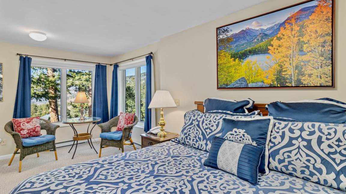 Photo of Bedroom in Windcliff Estates
