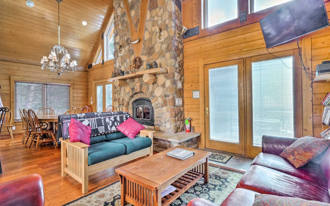 Photo of Livingroom in Warm Springs