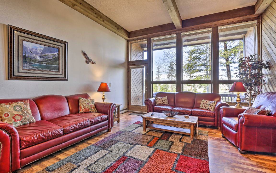 Photo of Livingroom in Summit Cove