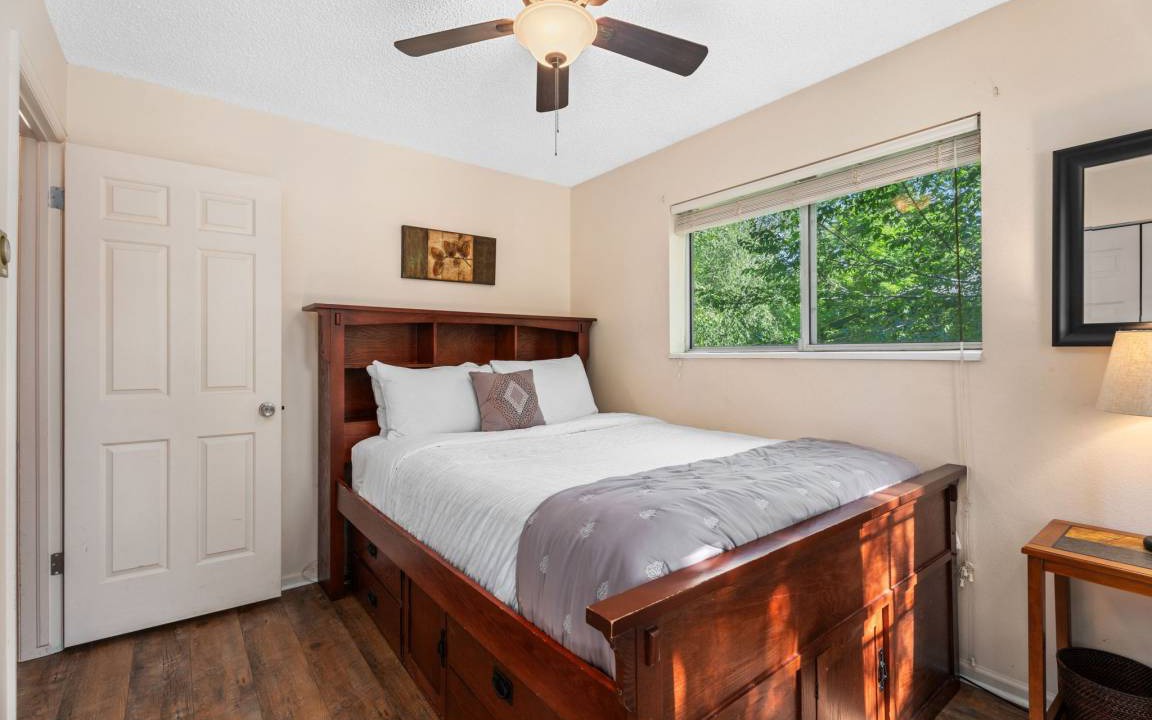 Photo of Bedroom in Cedar Village