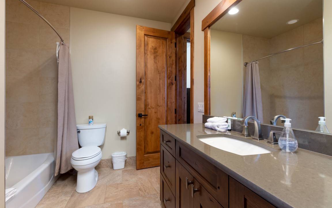 Photo of Bathroom in Fairmount On The River