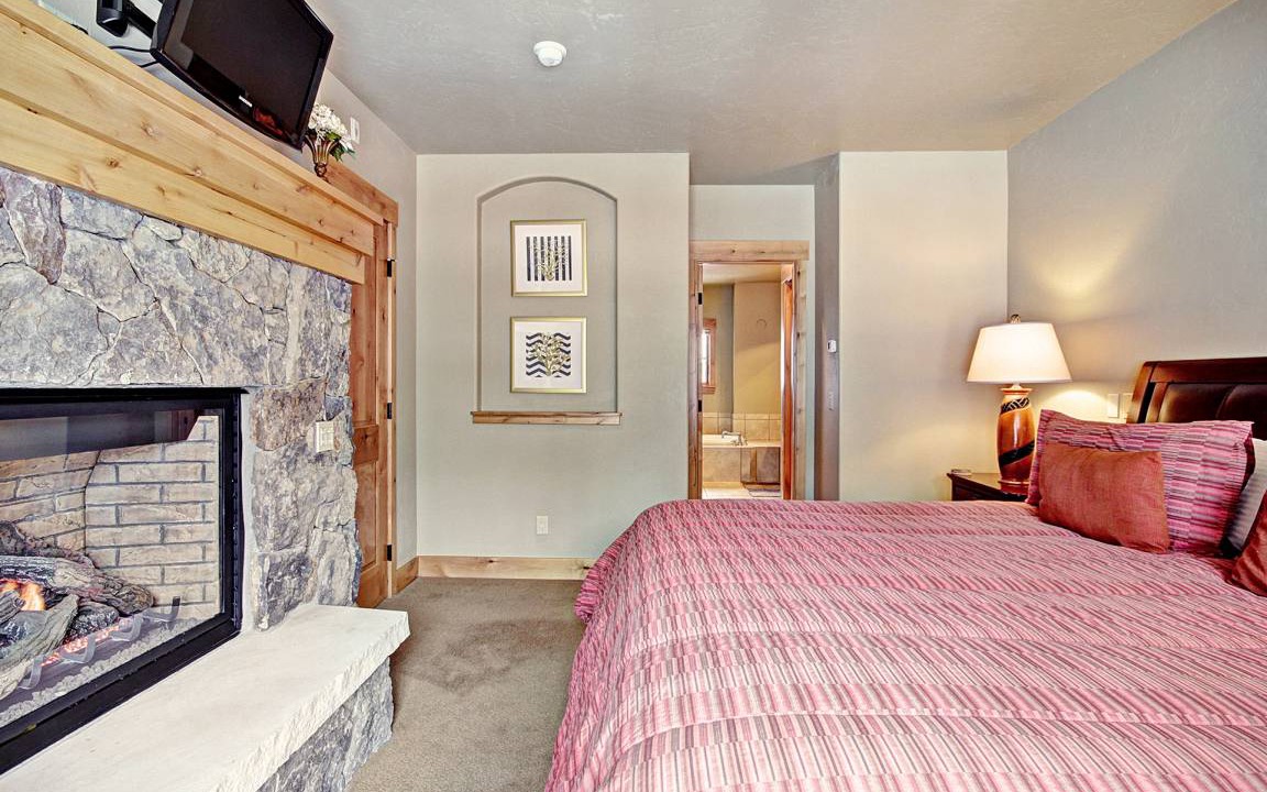 Photo of Bedroom in Copper Mountain Village