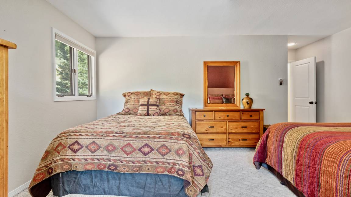 Photo of Bedroom in Windcliff Estates