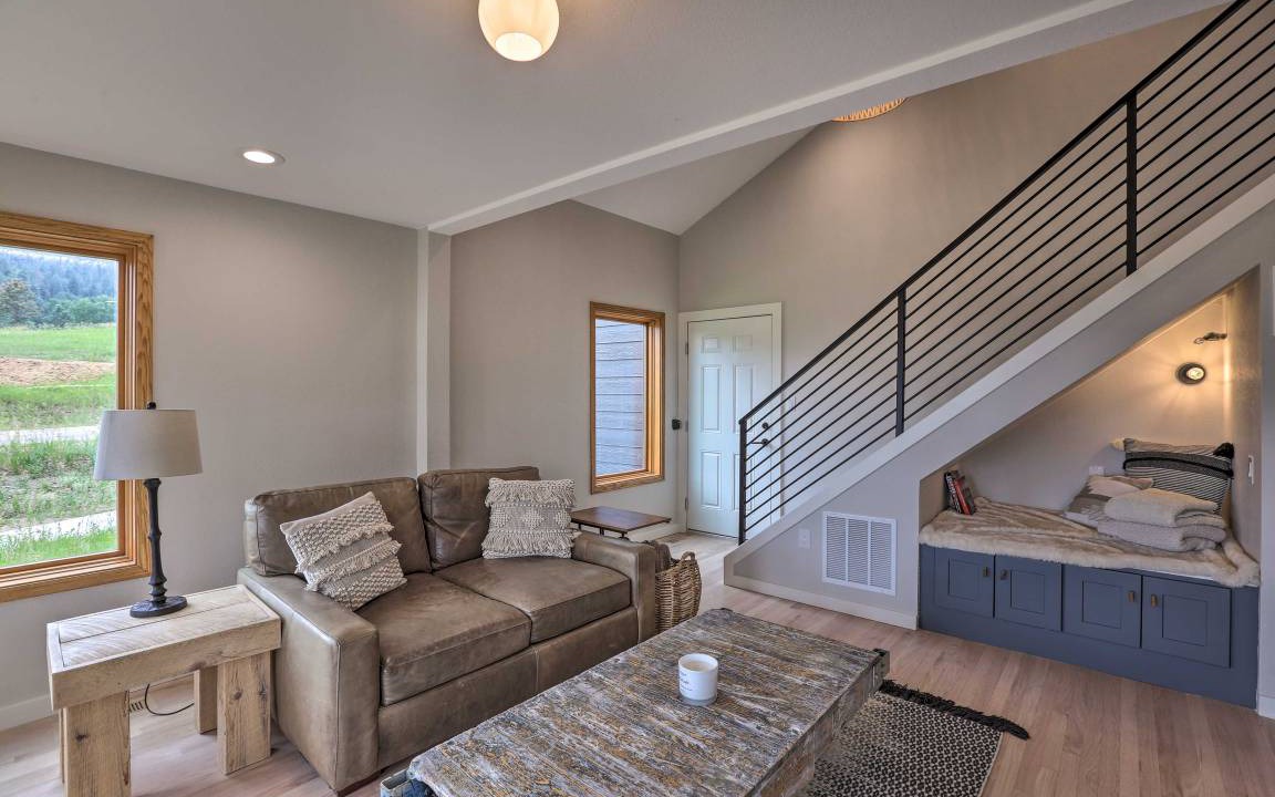 Photo of Livingroom in Evergreen