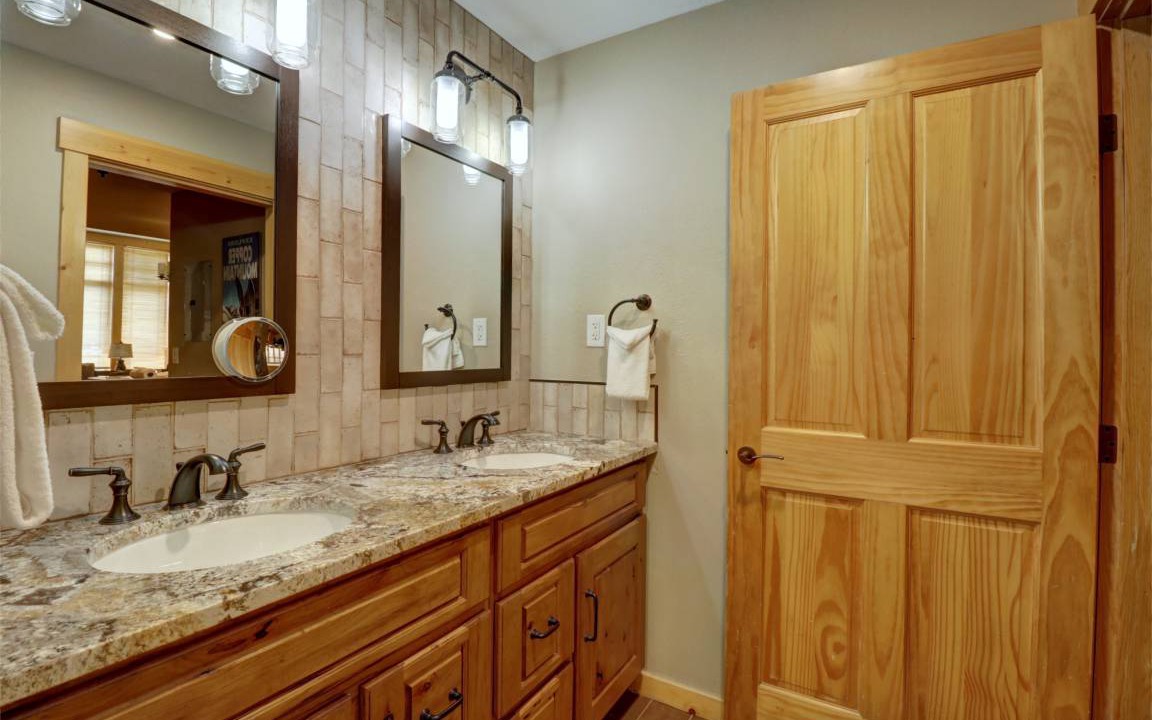 Photo of Bathroom in Copper Mountain Village