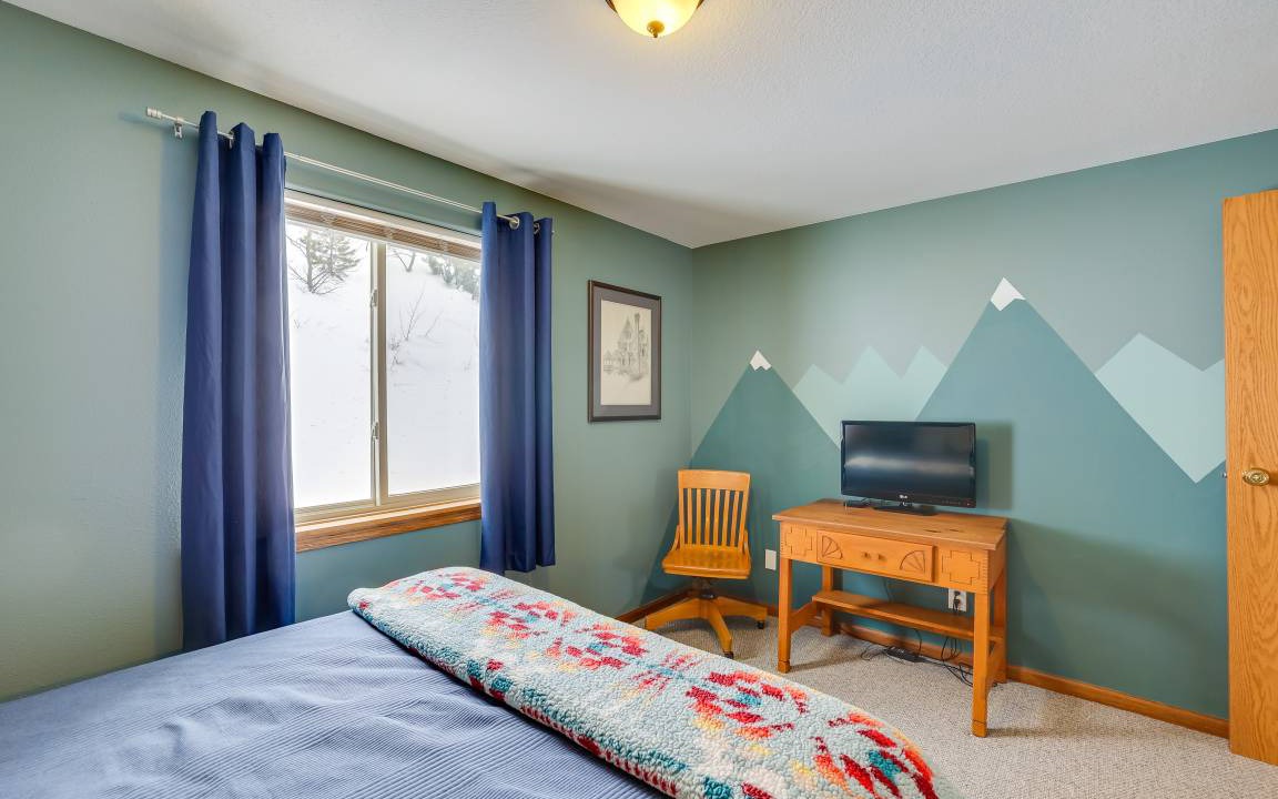 Photo of Bedroom in Grand View Highlands