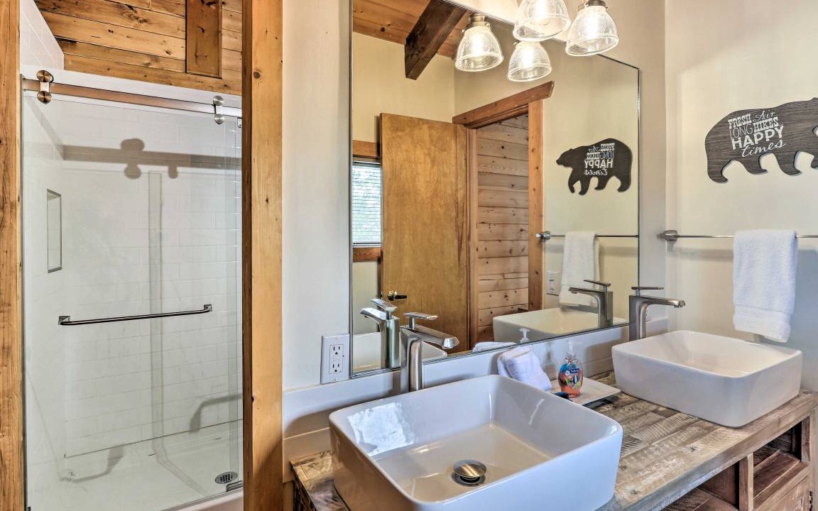 Photo of Bathroom in Twin Creek Village