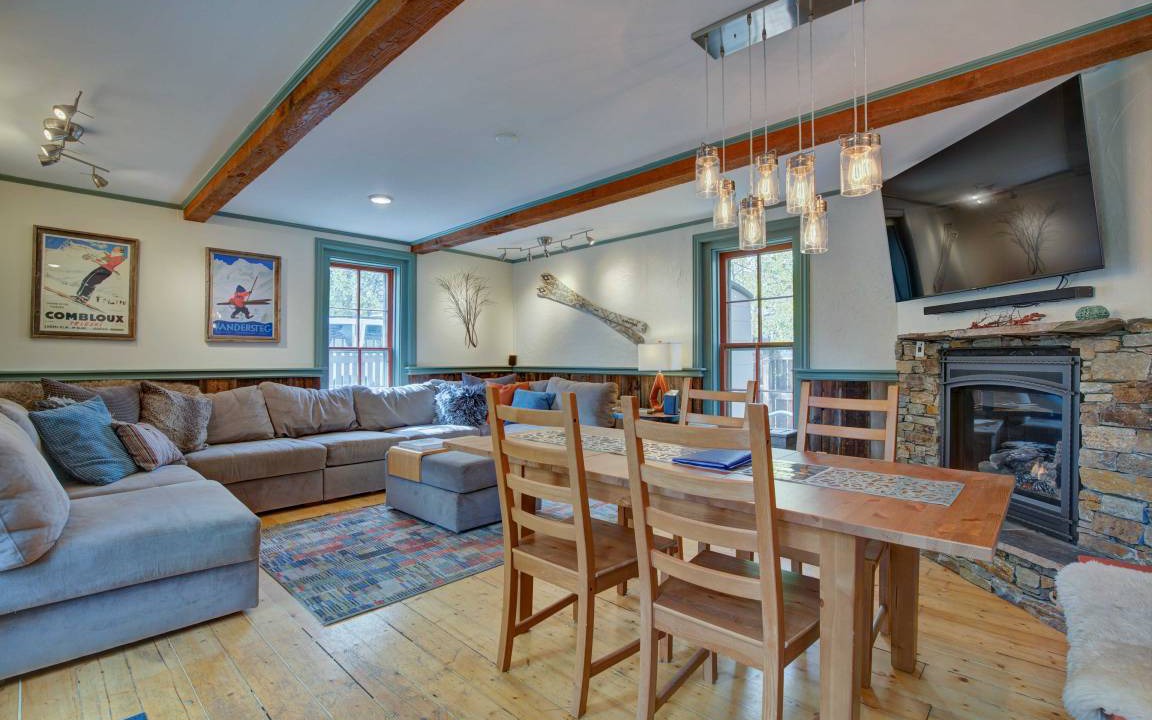 Photo of Livingroom in Historic District