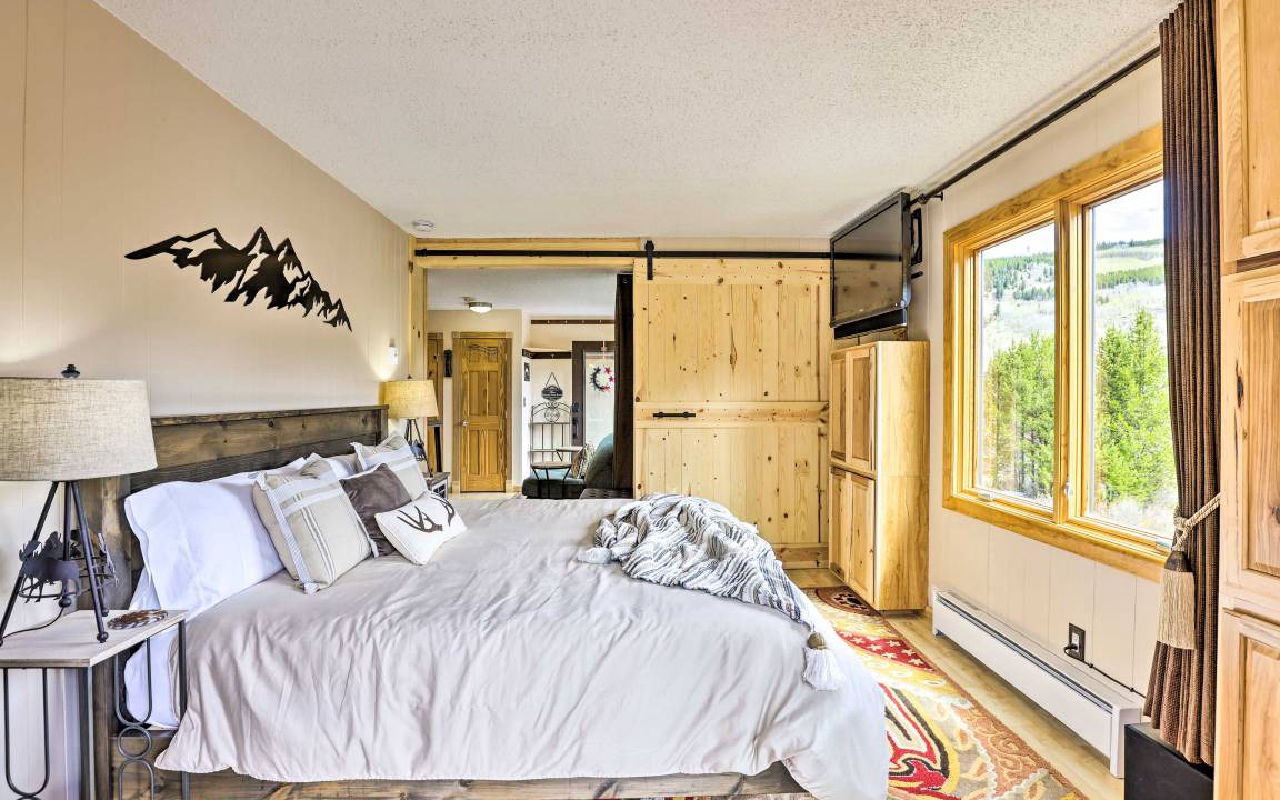 Photo of Bedroom in Mountain House