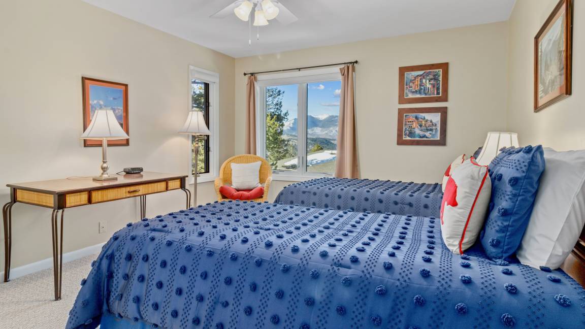 Photo of Bedroom in Windcliff Estates