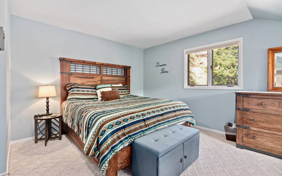 Photo of Bedroom in Windcliff Estates