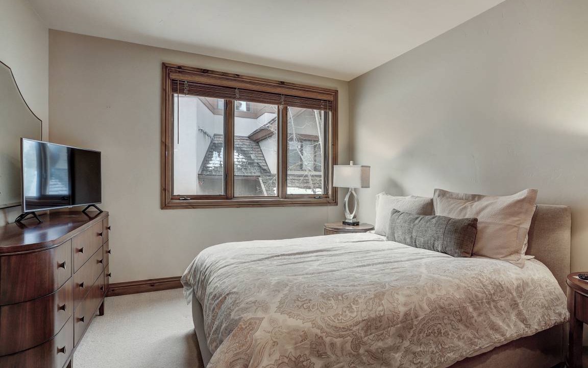 Photo of Bedroom in Edwards