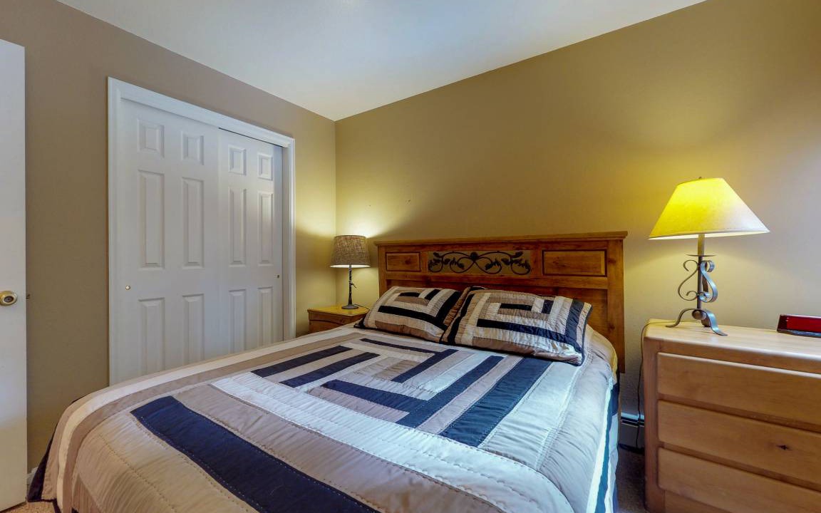 Photo of Bedroom in Four O'Clock
