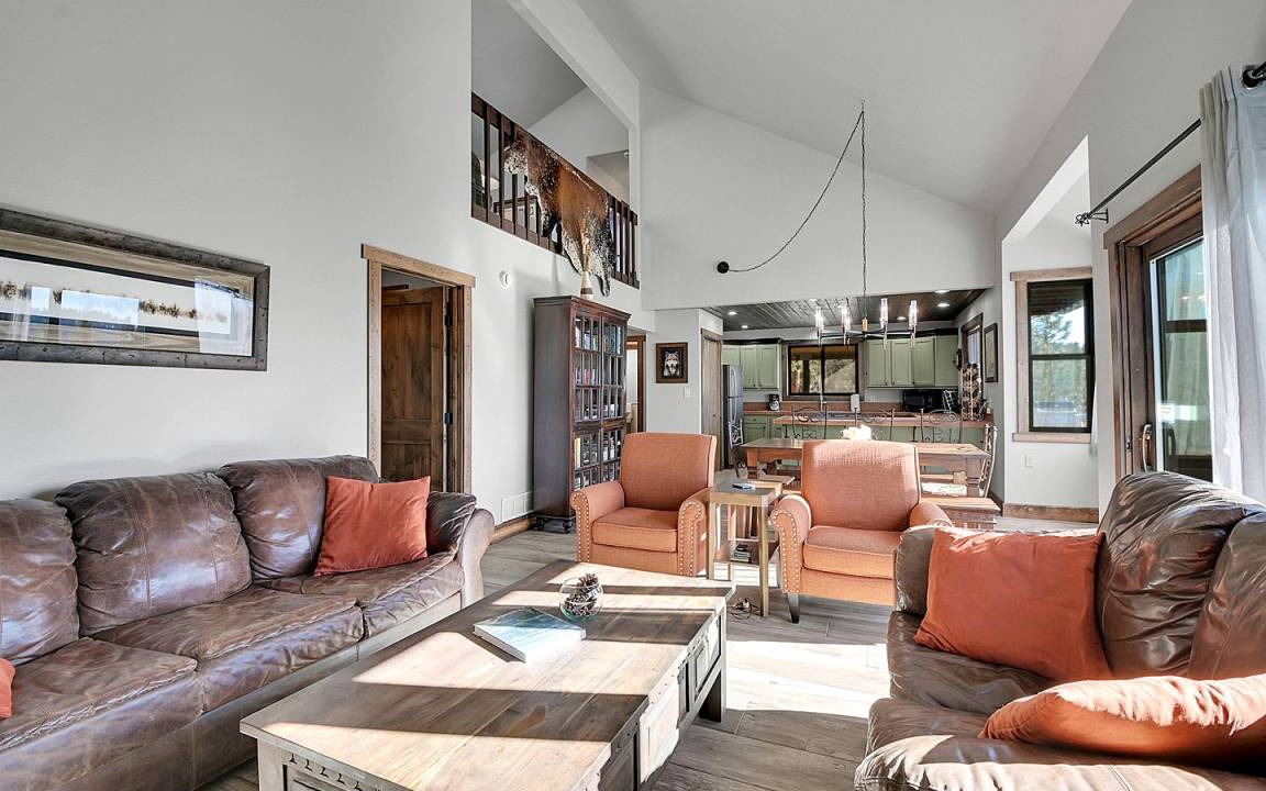 Photo of Livingroom in Evergreen
