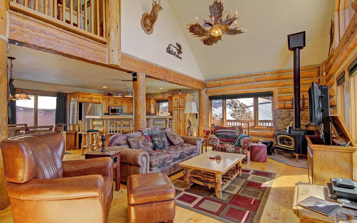 Photo of Livingroom in Huron Heights