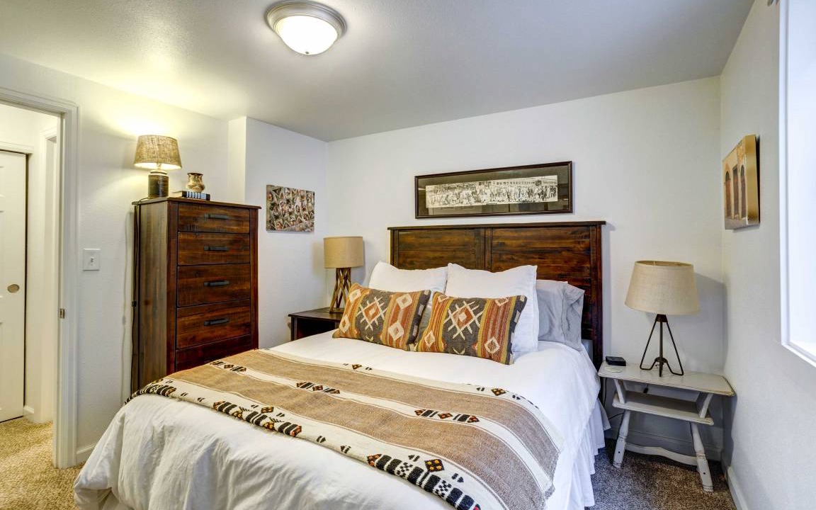 Photo of Bedroom in Northeast Park Hill