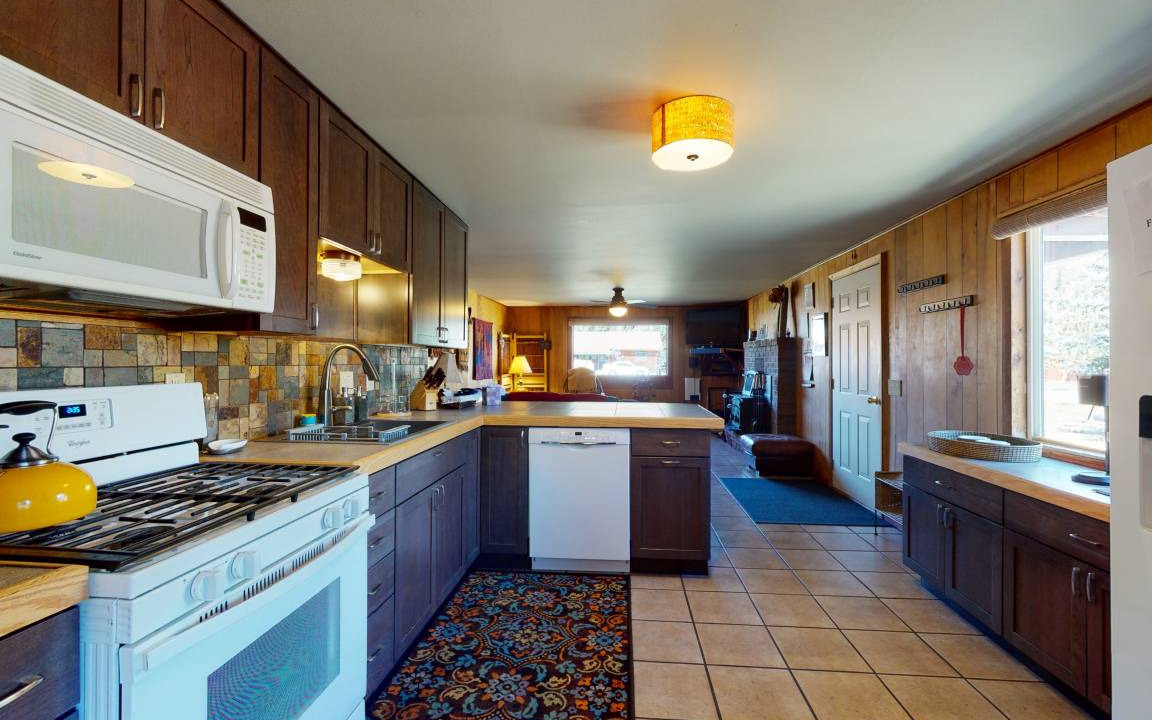 Photo of Kitchen in Ponderosa Pines