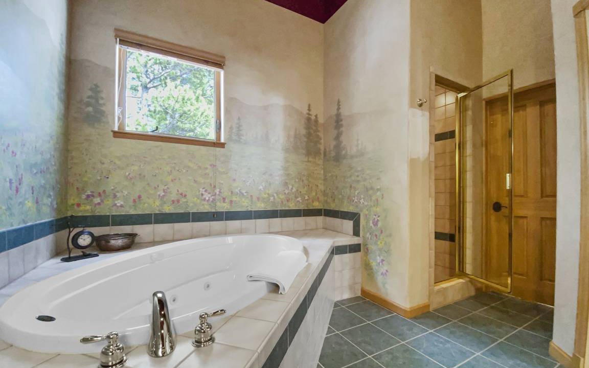 Photo of Bathroom in Warrior's Mark West