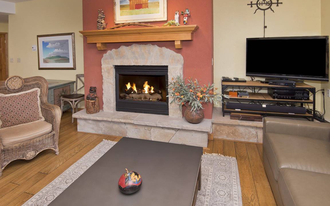 Photo of Livingroom in Edwards