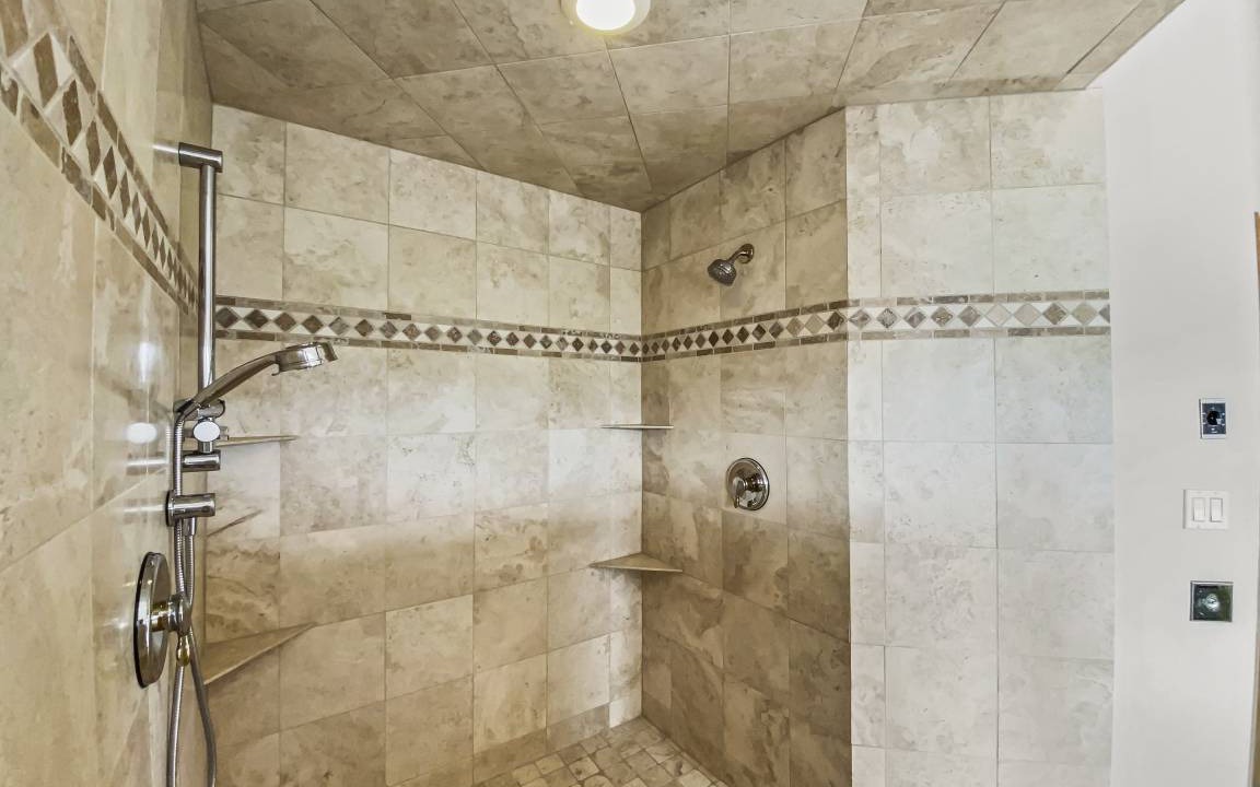 Photo of Bathroom in Warrior's Mark West