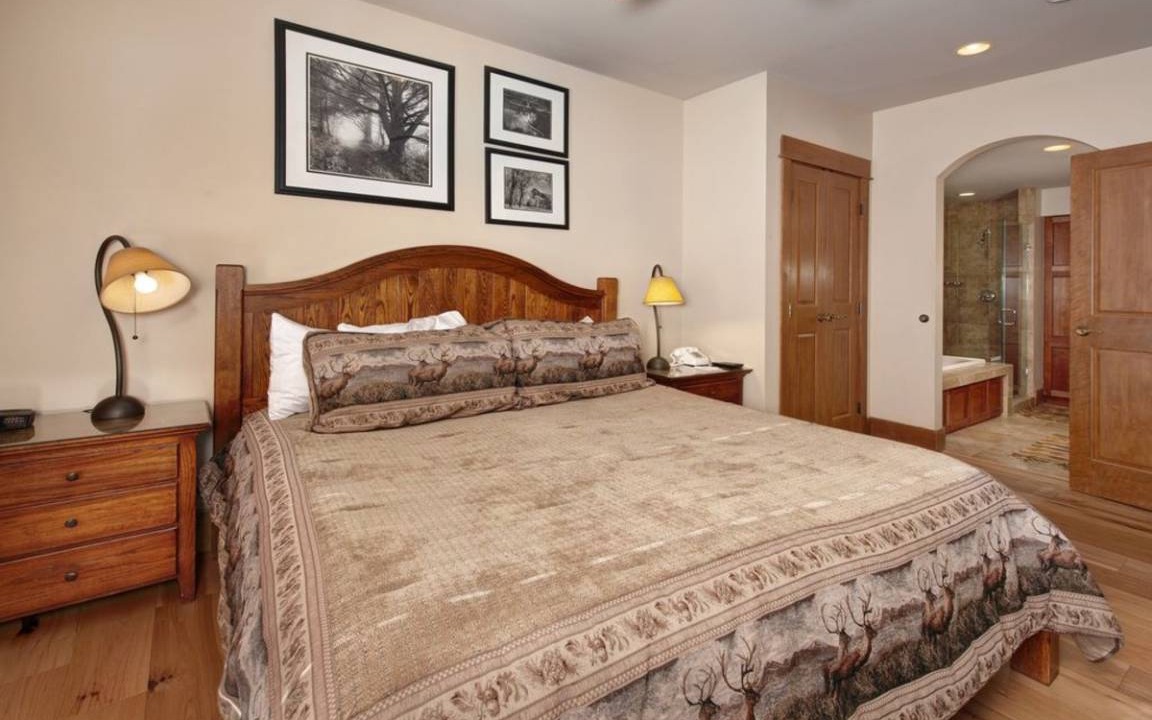 Photo of Bedroom in River Run