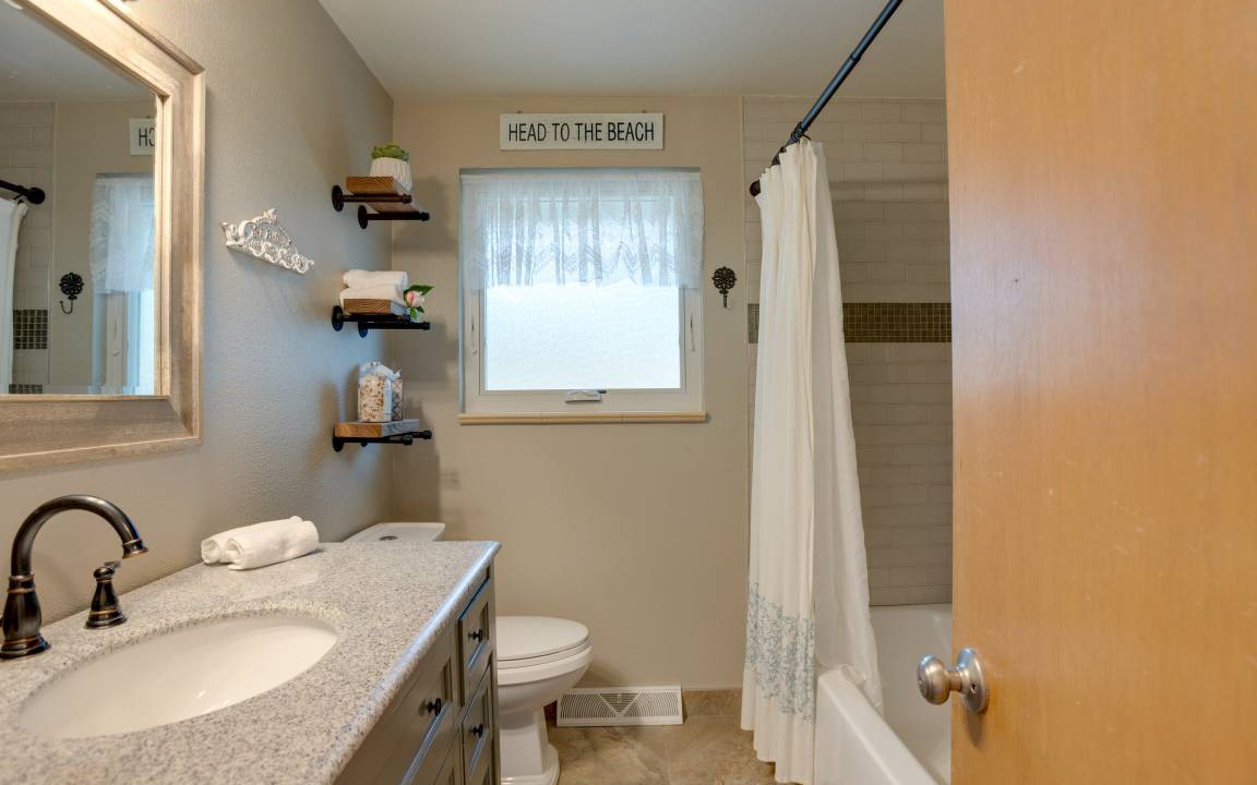 Photo of Bathroom in Barths
