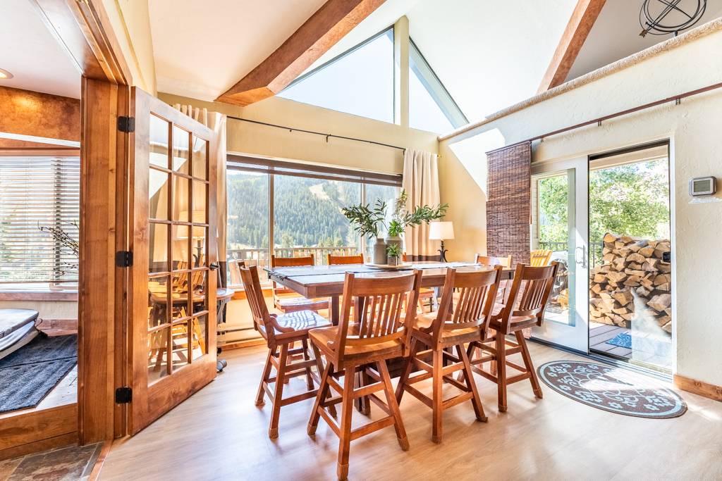 Photo of Livingroom in Mountain House