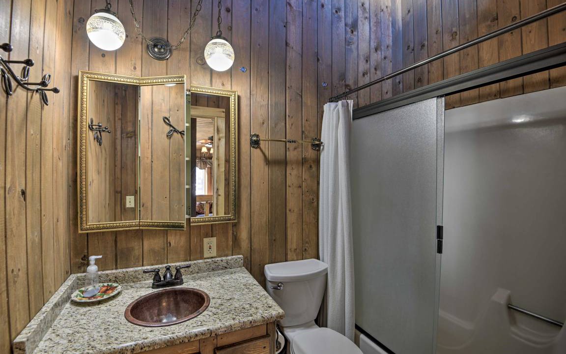 Photo of Bathroom in Ponderosa Pines