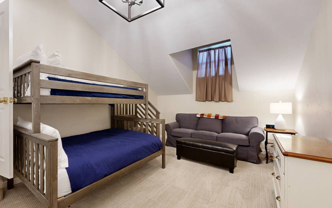 Photo of Bedroom in Edwards