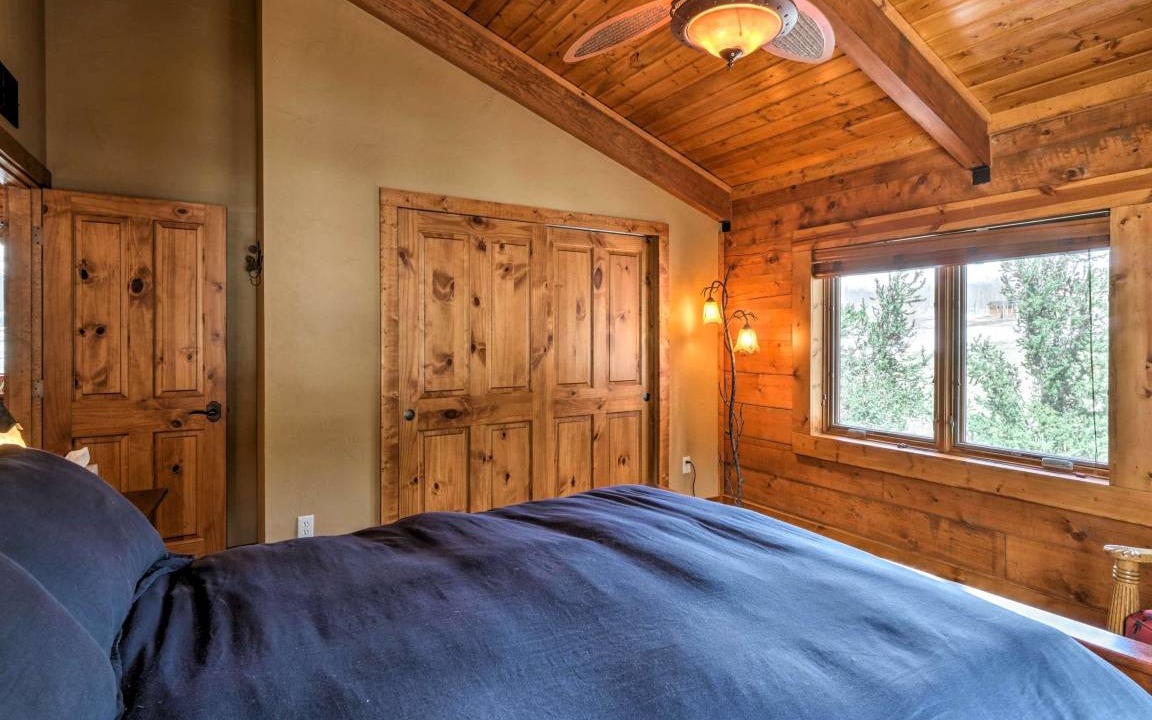 Photo of Bedroom in Michigan Hill