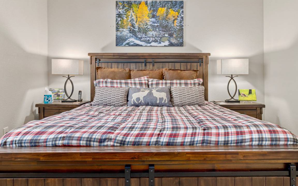 Photo of Bedroom in Windcliff Estates