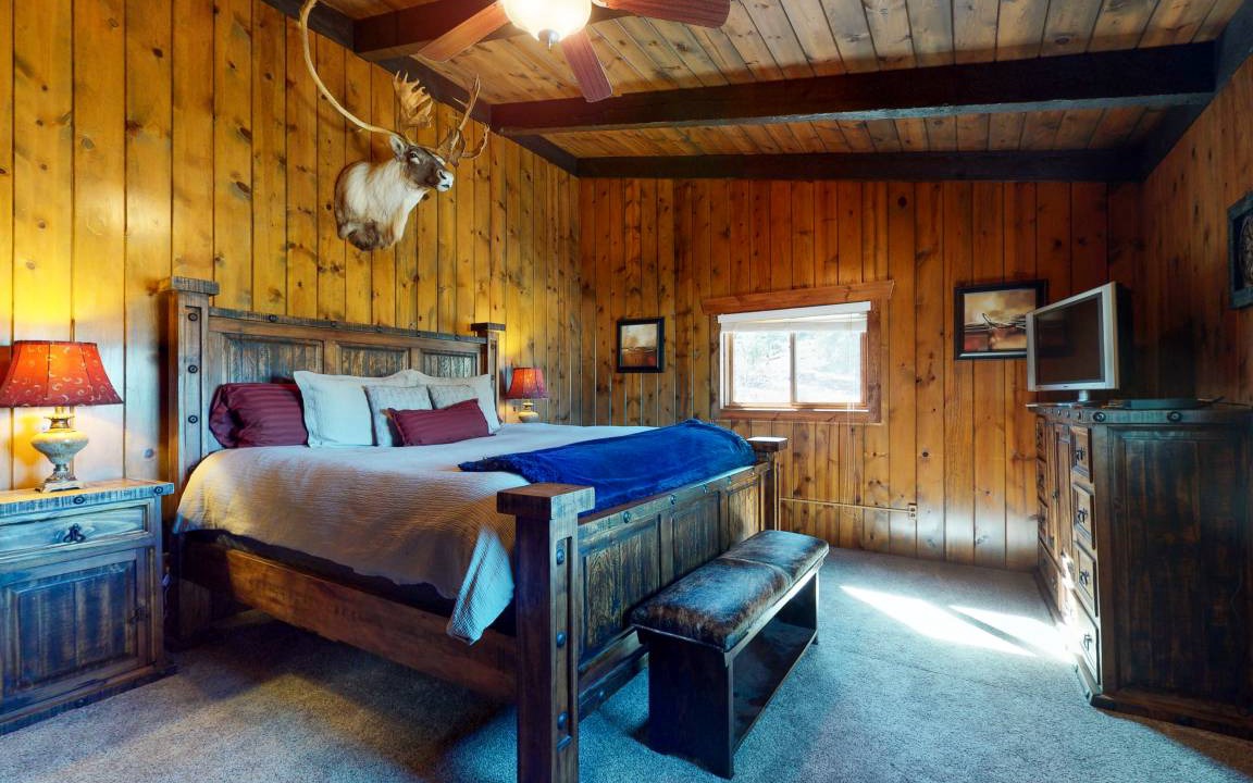 Photo of Bedroom in Ponderosa Pines