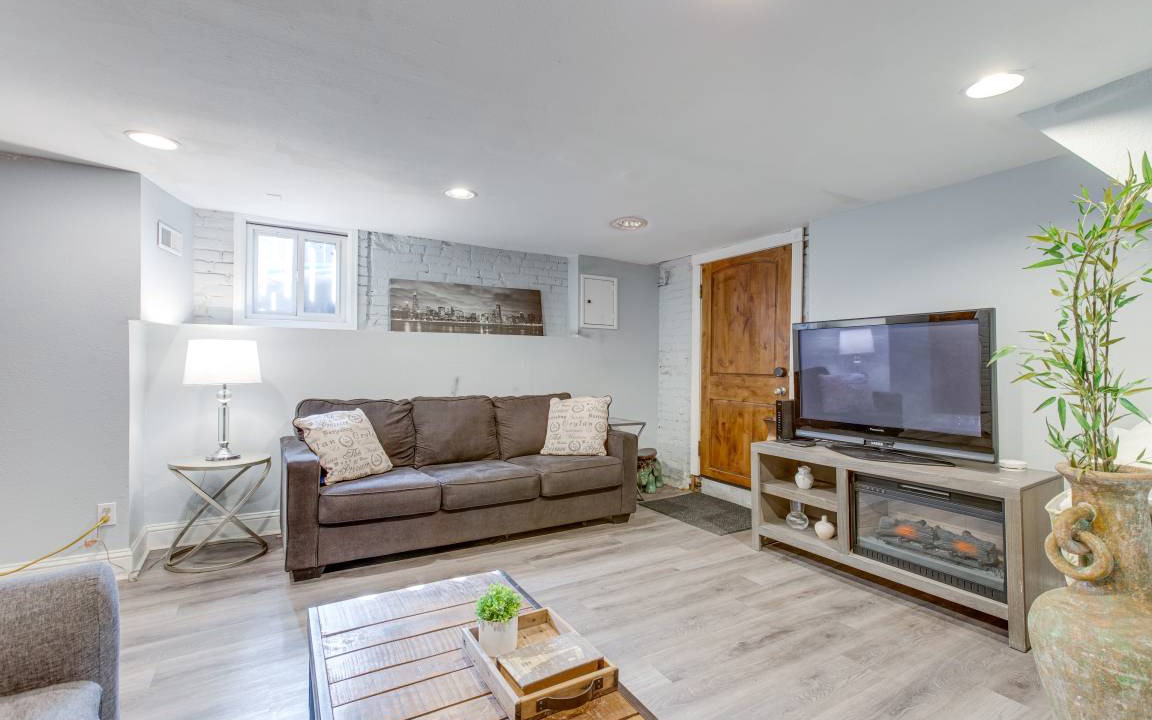 Photo of Livingroom in Uptown