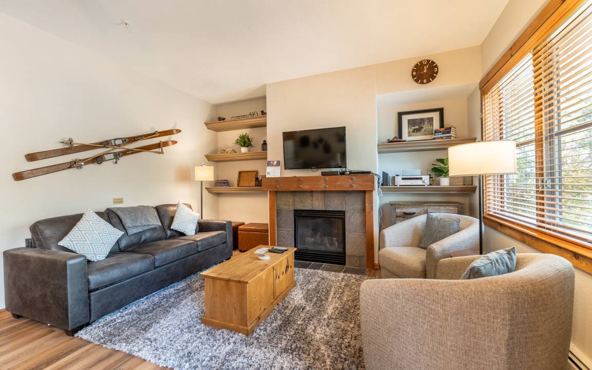 Photo of Livingroom in Lakeside Village