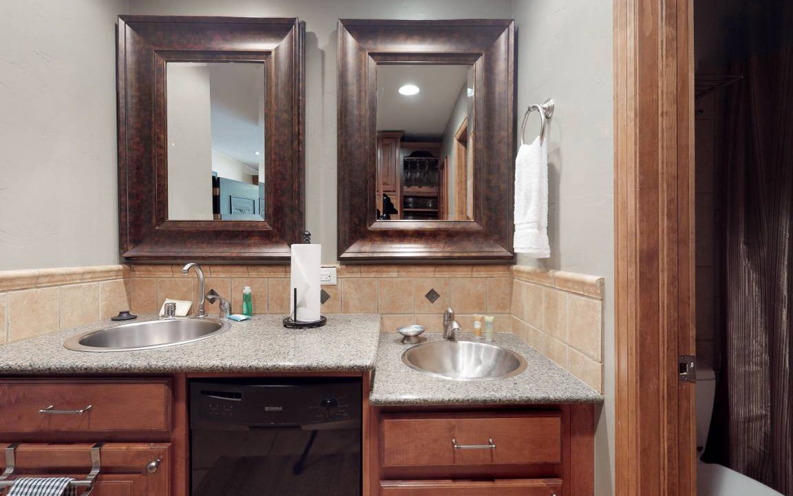 Photo of Bathroom in Copper Mountain Village