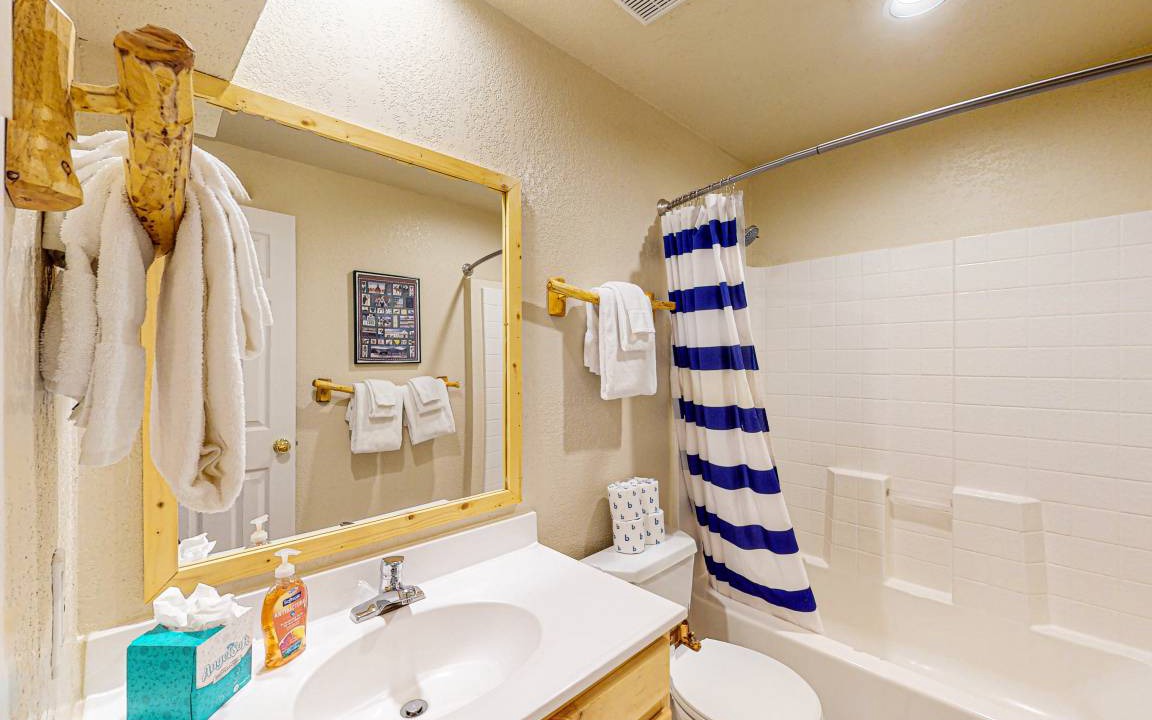 Photo of Bathroom in Sunset Ridge