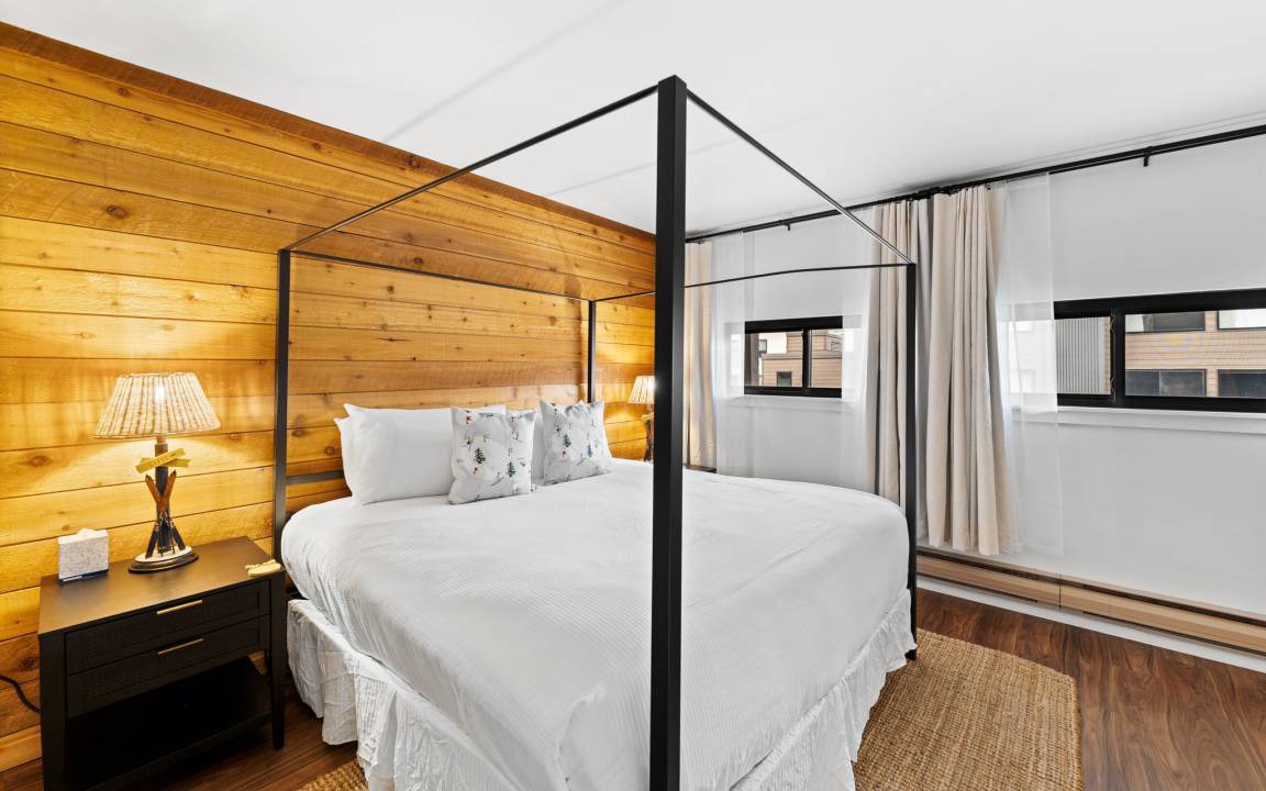 Photo of Bedroom in Lakeside Village