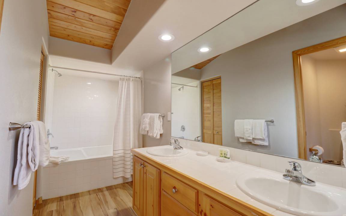 Photo of Bathroom in Wildernest