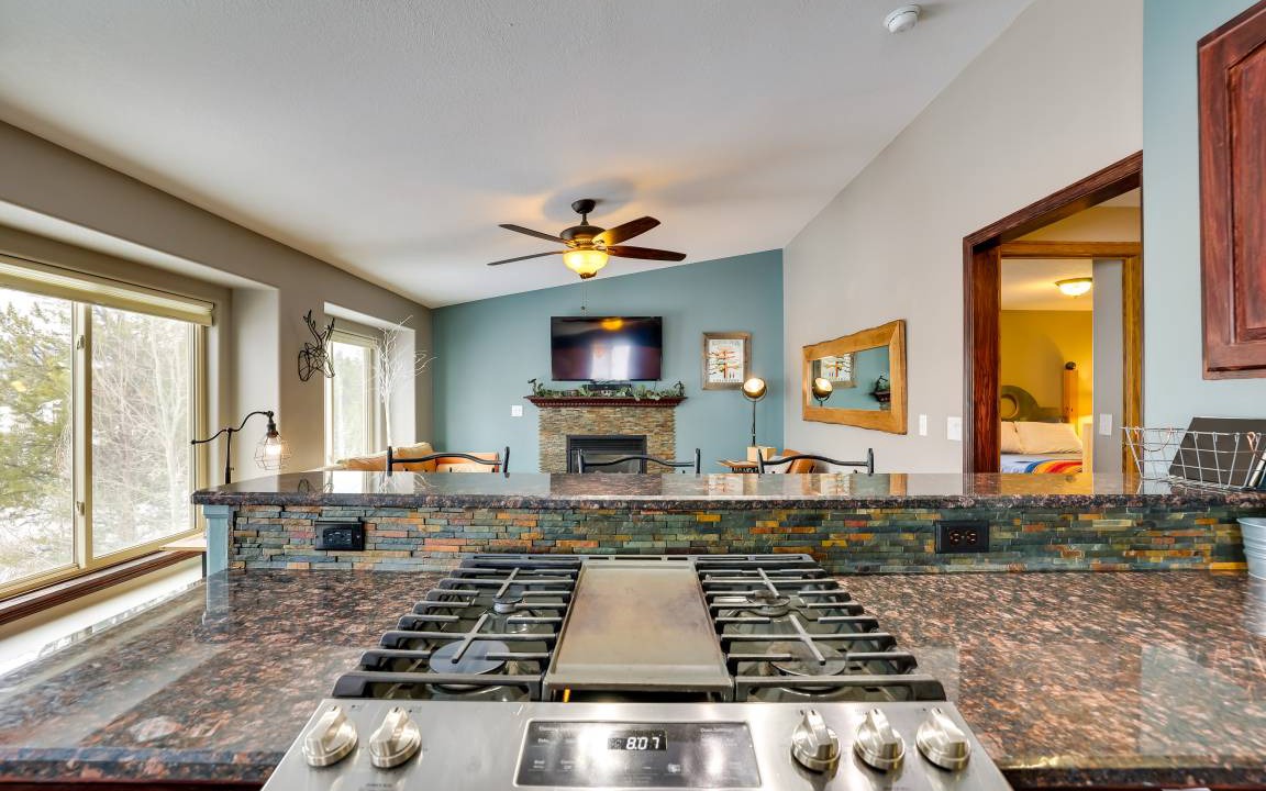 Photo of Kitchen in Grand View Highlands